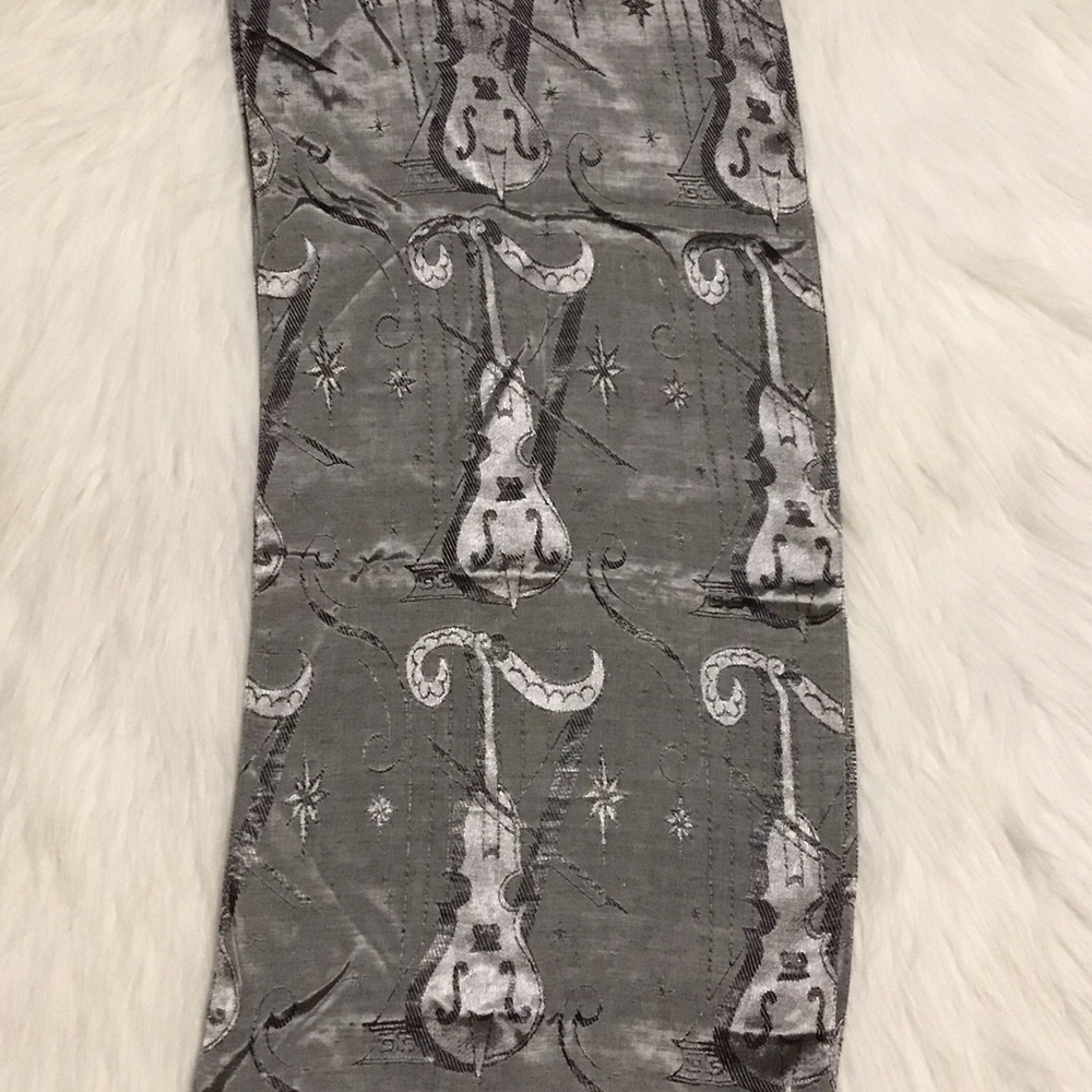 Zazou Musical Scarf With Fringe